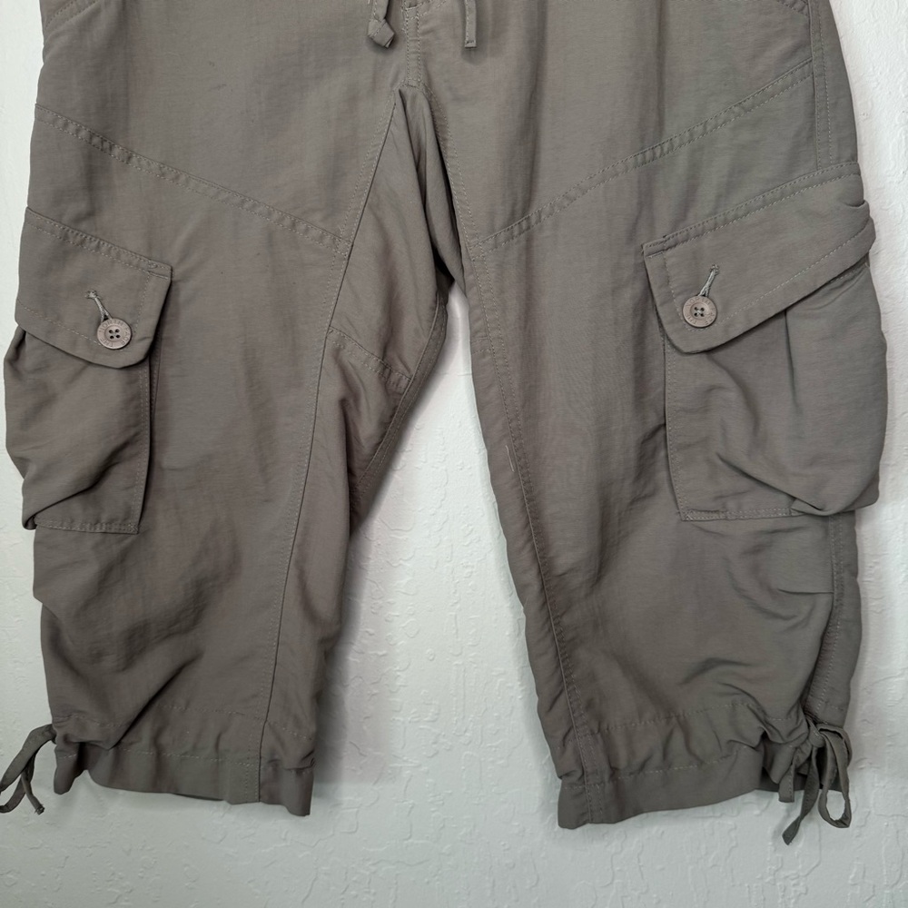 THE NORTH FACE Lot of 2 Women's Capris Long Shorts Cargos in Size 4 Khaki Tan - Picture 10 of 16